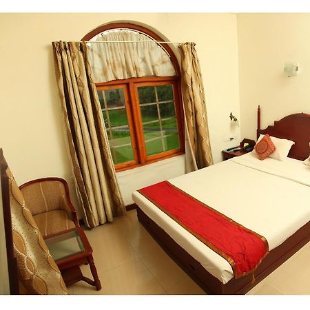 Bolgatty Palace & Island Resort Kochi Bagian luar foto