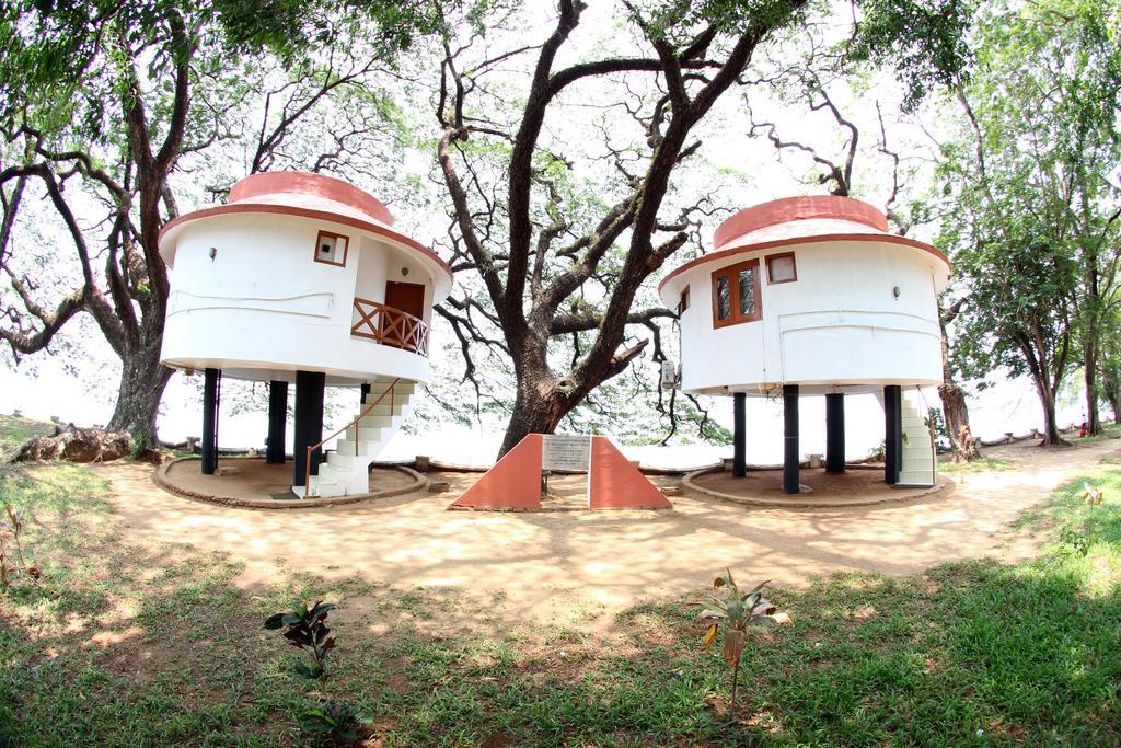 Bolgatty Palace & Island Resort Kochi Bagian luar foto