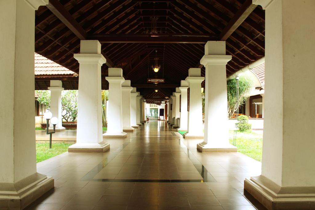 Bolgatty Palace & Island Resort Kochi Bagian luar foto