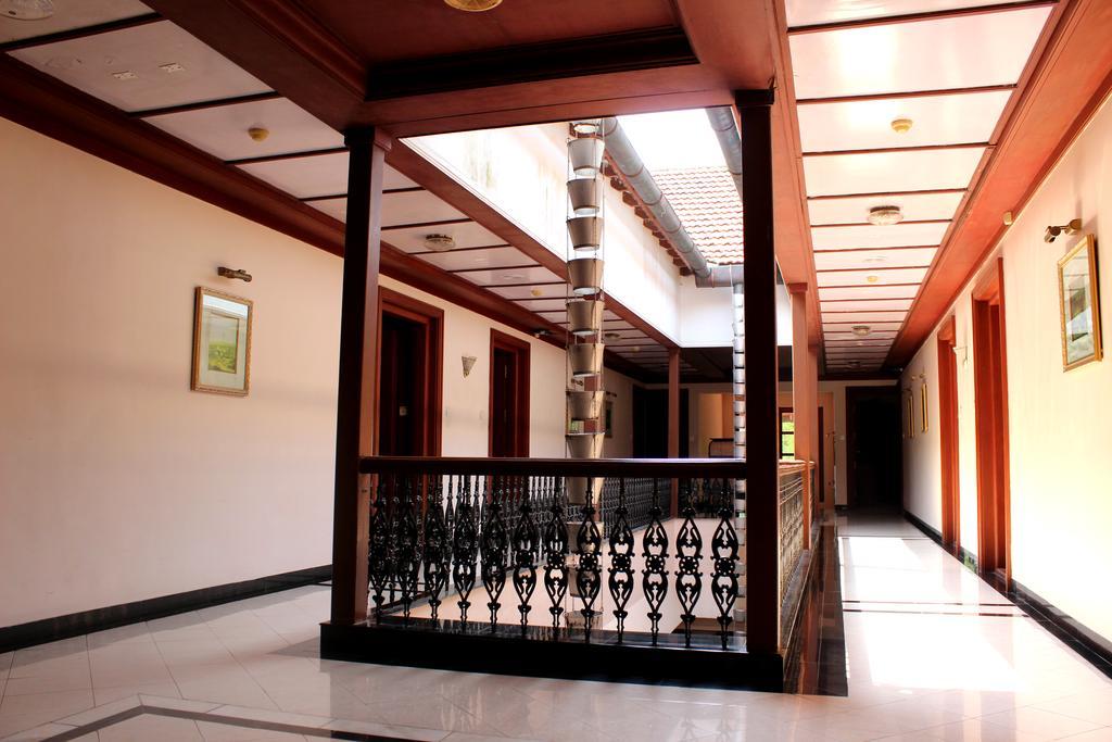 Bolgatty Palace & Island Resort Kochi Bagian luar foto