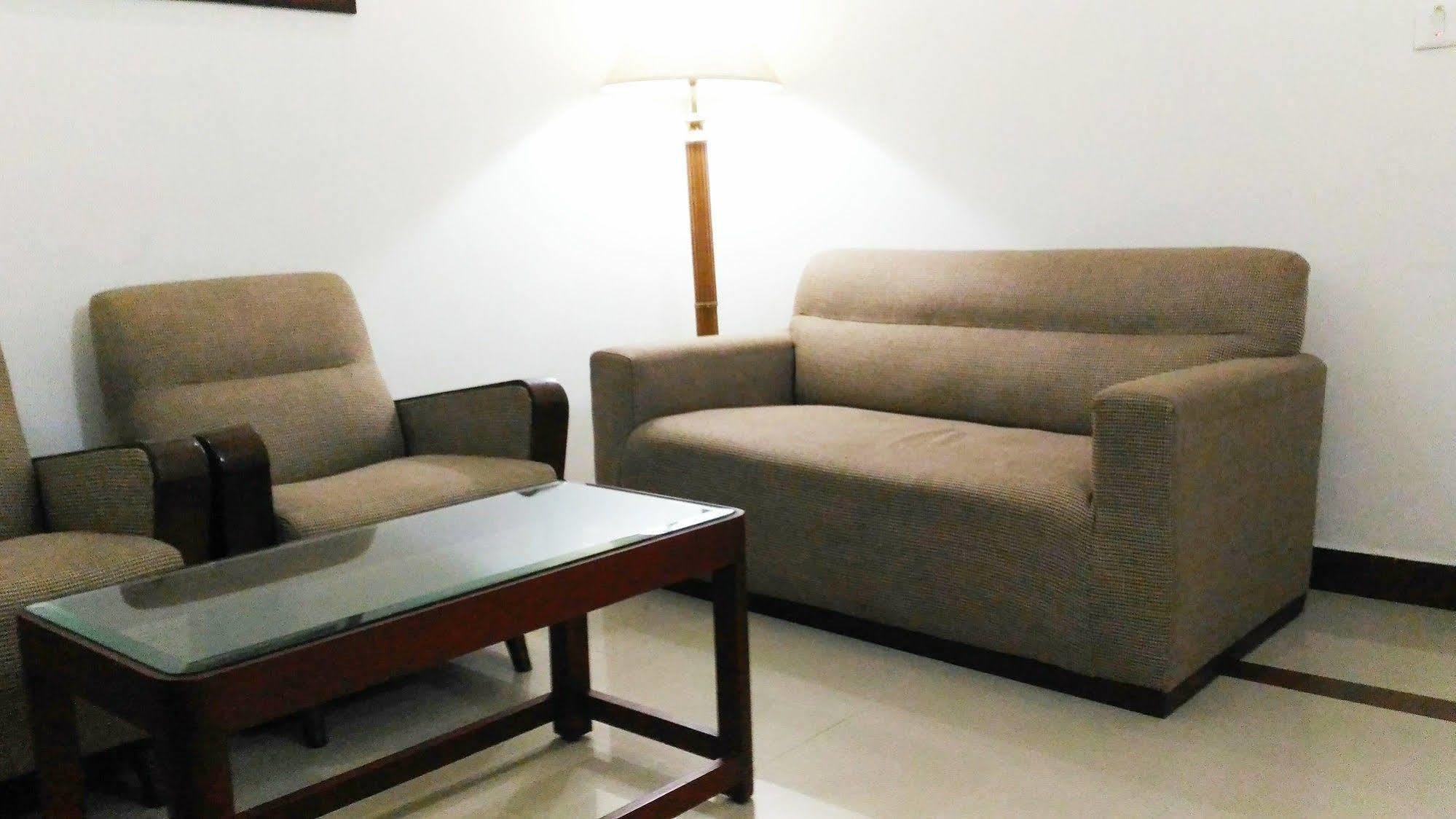 Bolgatty Palace & Island Resort Kochi Bagian luar foto
