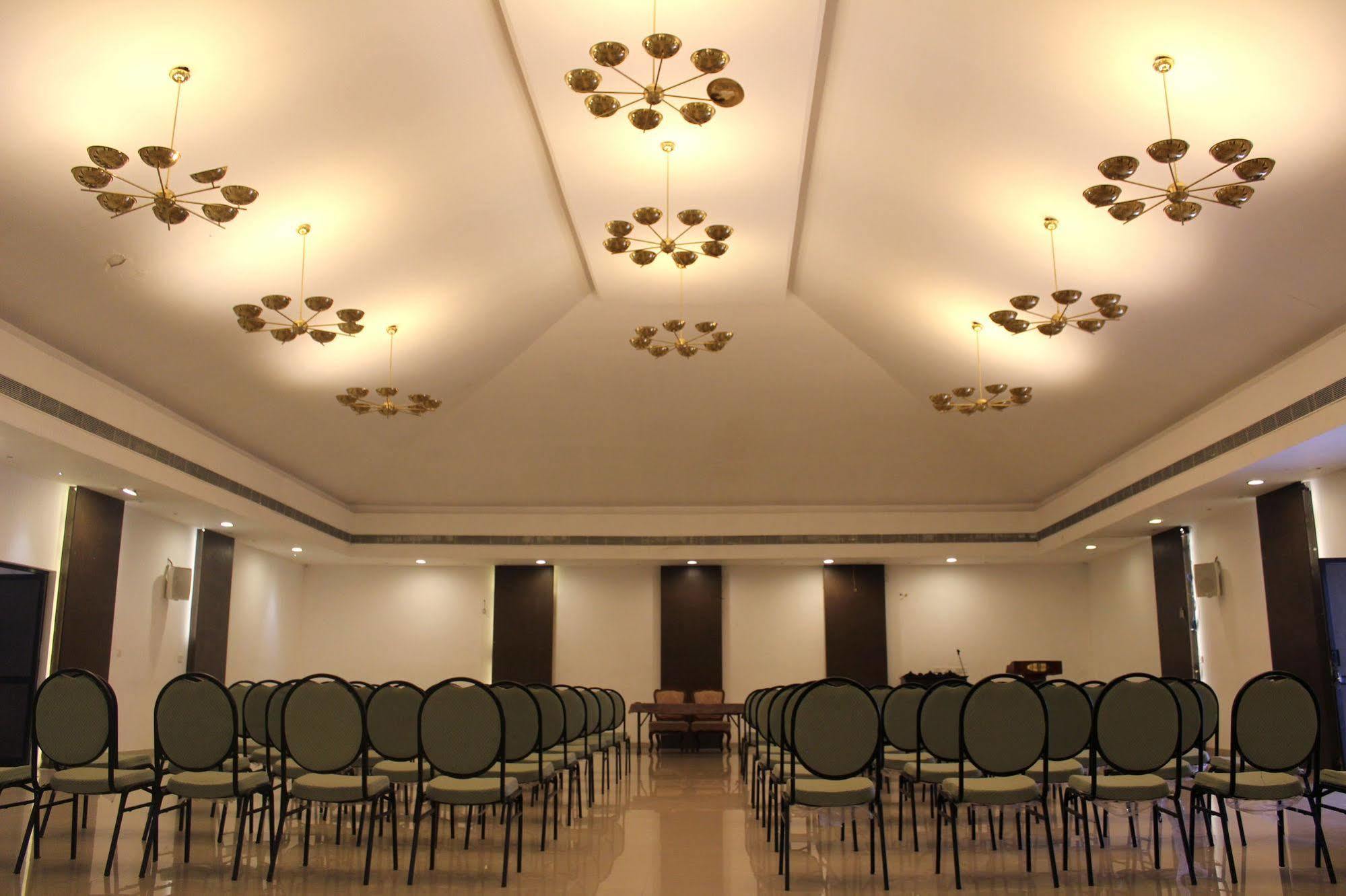 Bolgatty Palace & Island Resort Kochi Bagian luar foto